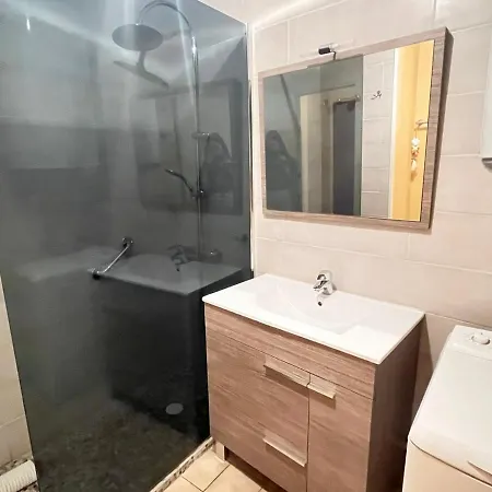 Agreable T2 Centre-ville, Calme Et Lumineux Avec Parking Privatif - Fr-1-555-94 公寓